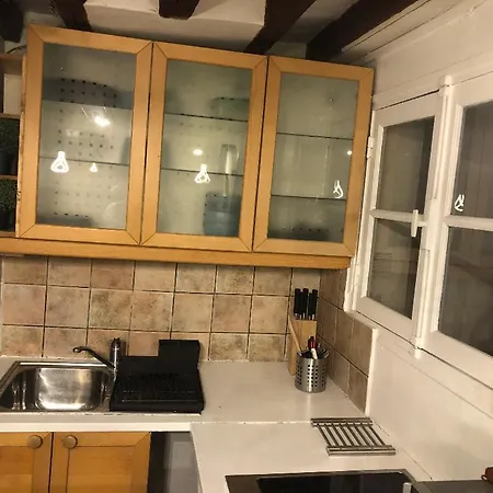 Apartment Duplex & Charme De Chalet En Plein Coeur Du Marais Paris